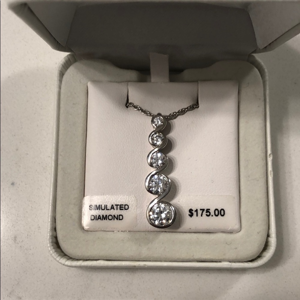 Beautiful simulated diamond necklace.